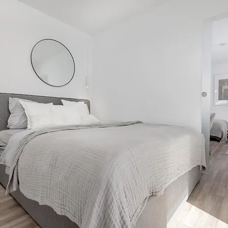 2 Bedroom - Parking Garage - - Terrace - Wi-fi Висбаден